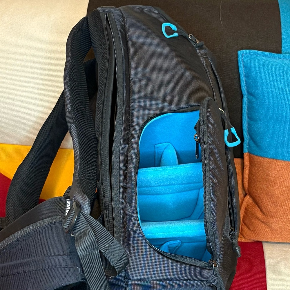 THULE ASPECT BLACK CAMERA BACKPACK with Blue Accents - Picture 7 of 8